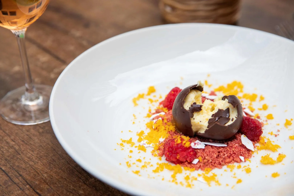 Hotel DeBrett