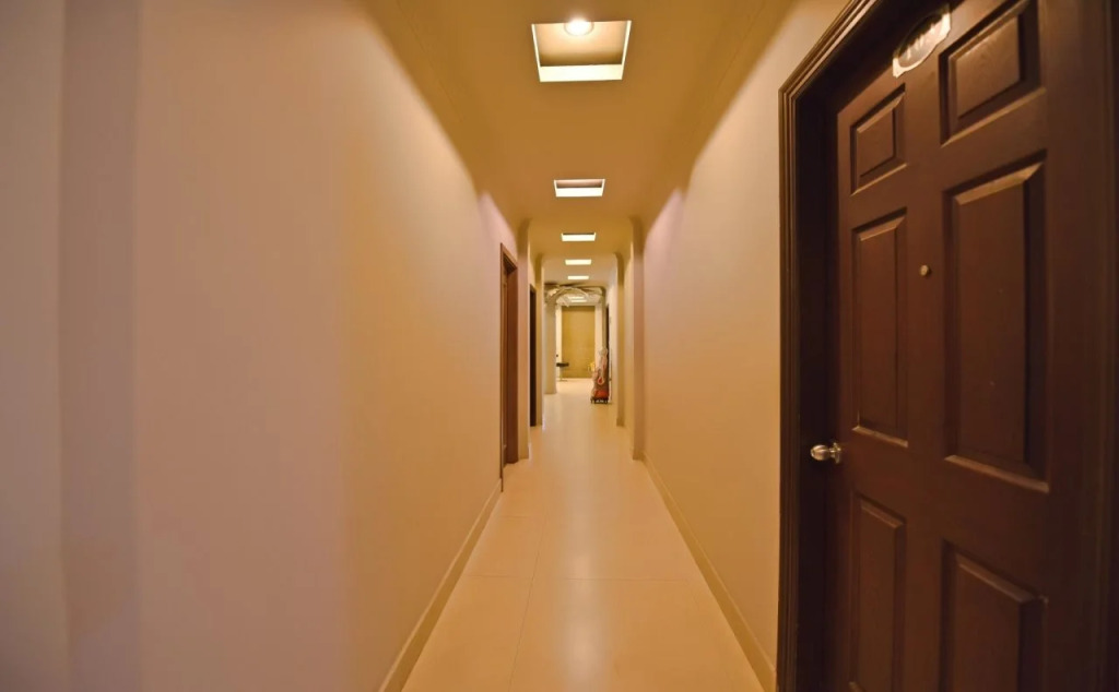 Holiday Hotel