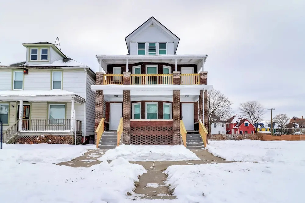 Near Midtown & Medical District! Updated Unit
