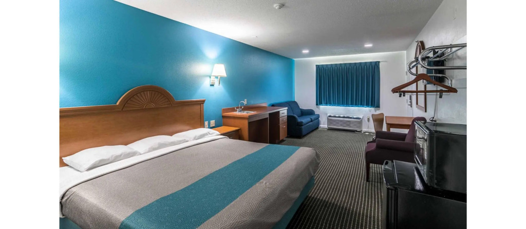 Motel 6-Azle, TX
