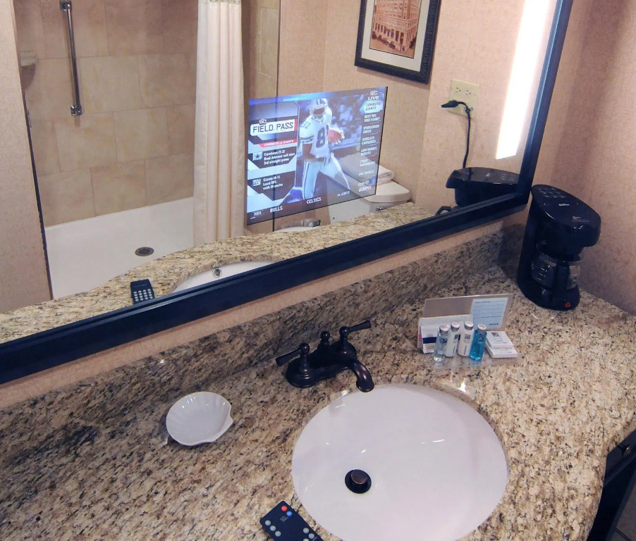 Hampton Inn & Suites South Park at Phillips Place