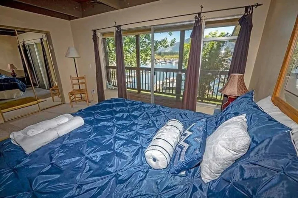 439 Ala Wai Blvd.,103 - 3 Br condo by RedAwning