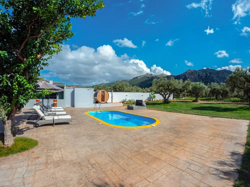 Old olive tree cottage