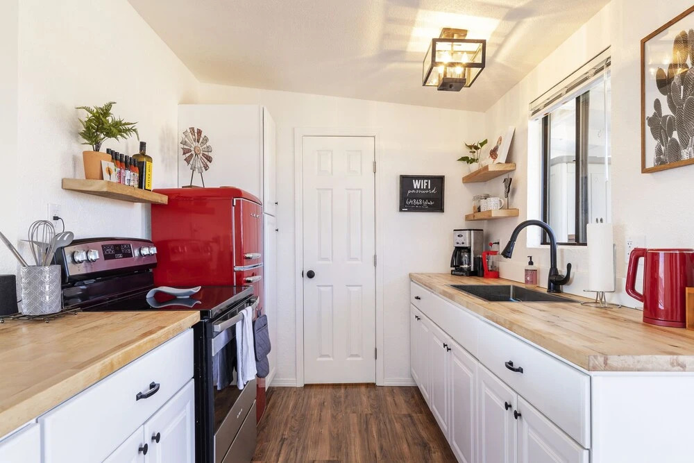 Walpi Ranch - Joshua Tree Getaway W/ Hot Tub, Fire Pit & Bbq! 3 Bedroom Home by RedAwning