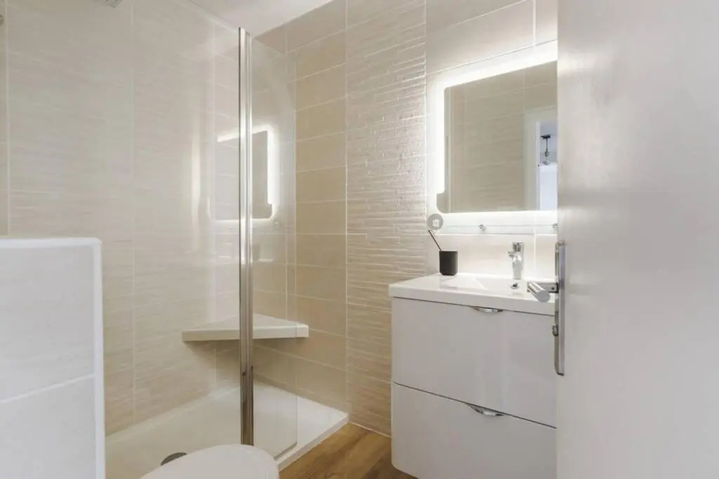 Sea view apartment in residence with swimming pool!