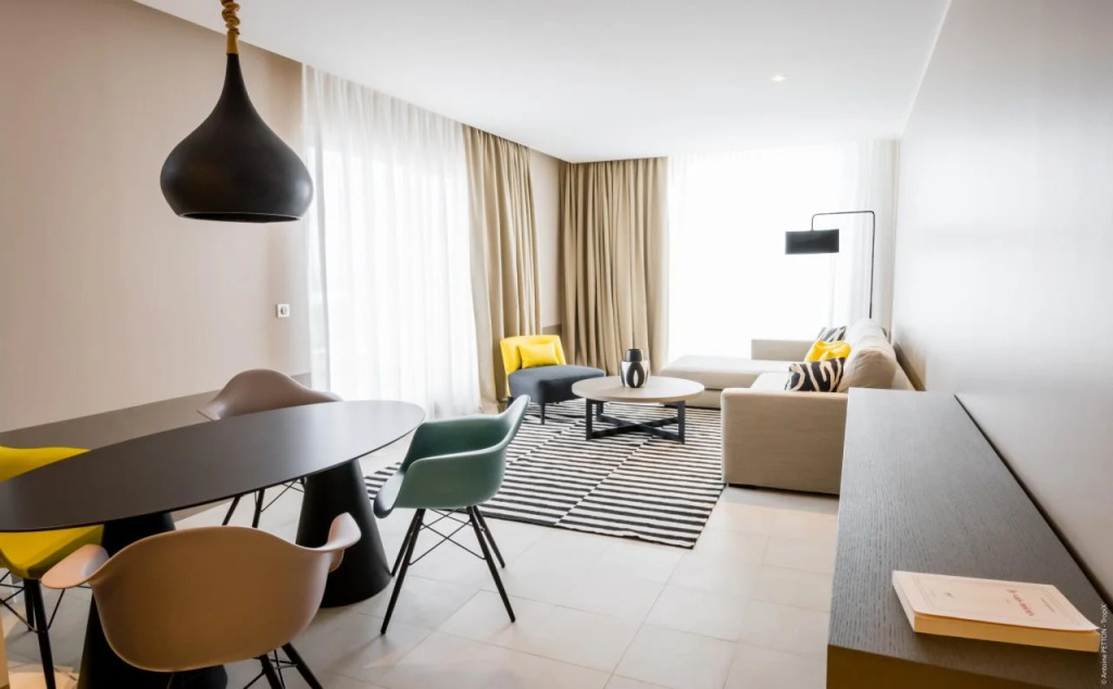 Simon Hotel