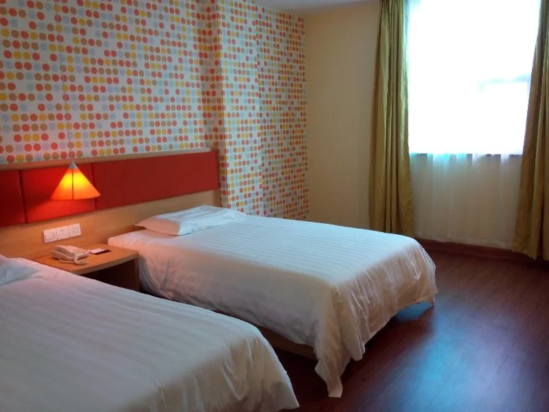 Home Inn (Kunming Beijing Road Taobao Women Street)