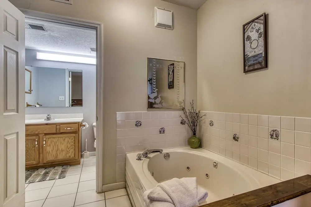 Colonial Crest 110 - Great Location! - You Can Walk To Town! 2 Bedroom Condo by RedAwning