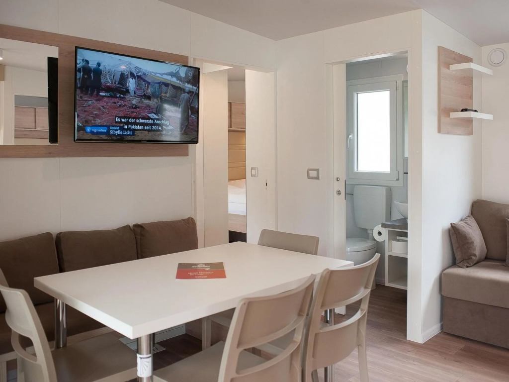 Nice air-conditioned chalet, in a holiday park, 2.5 km. from Hermagor