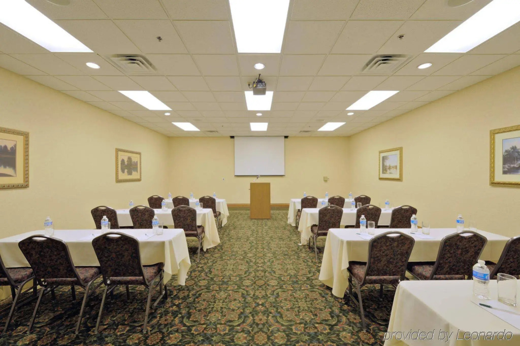 Country Inn & Suites by Radisson, Lincoln North Hotel and Conference Center, NE