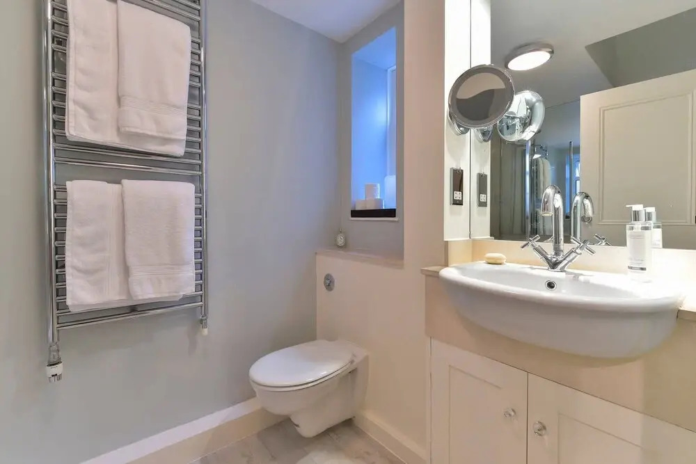 ALTIDO Peaceful 1 bed Flat off Sloane Square With Patio
