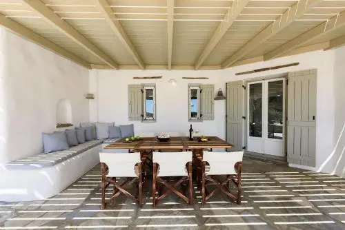 Cycladic beauty and tranquillity in Kostos, Paros