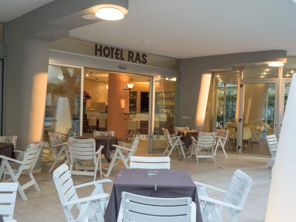Hotel Ras