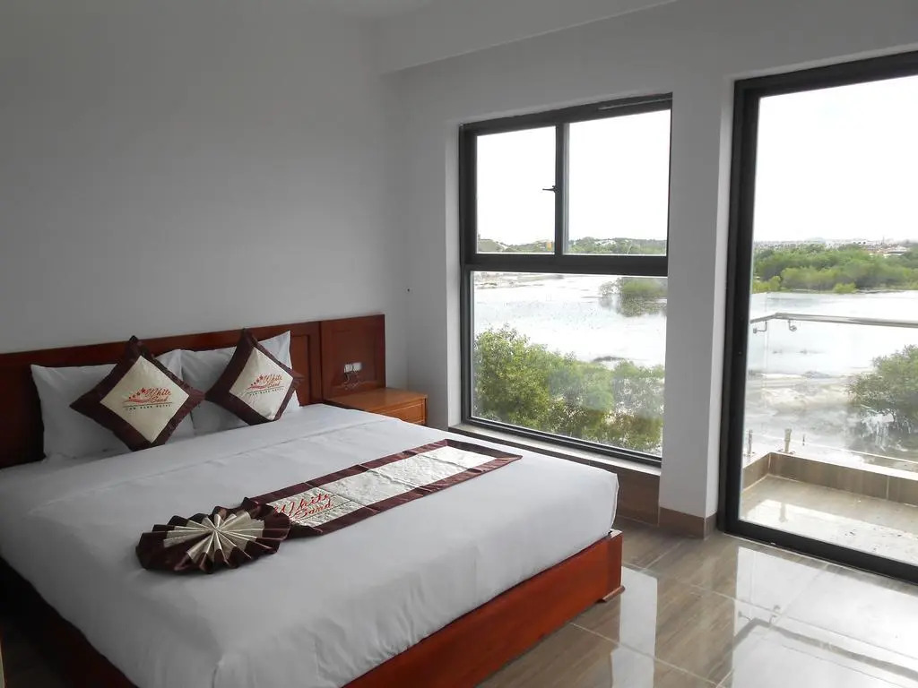 White Sand Cam Ranh Hotel