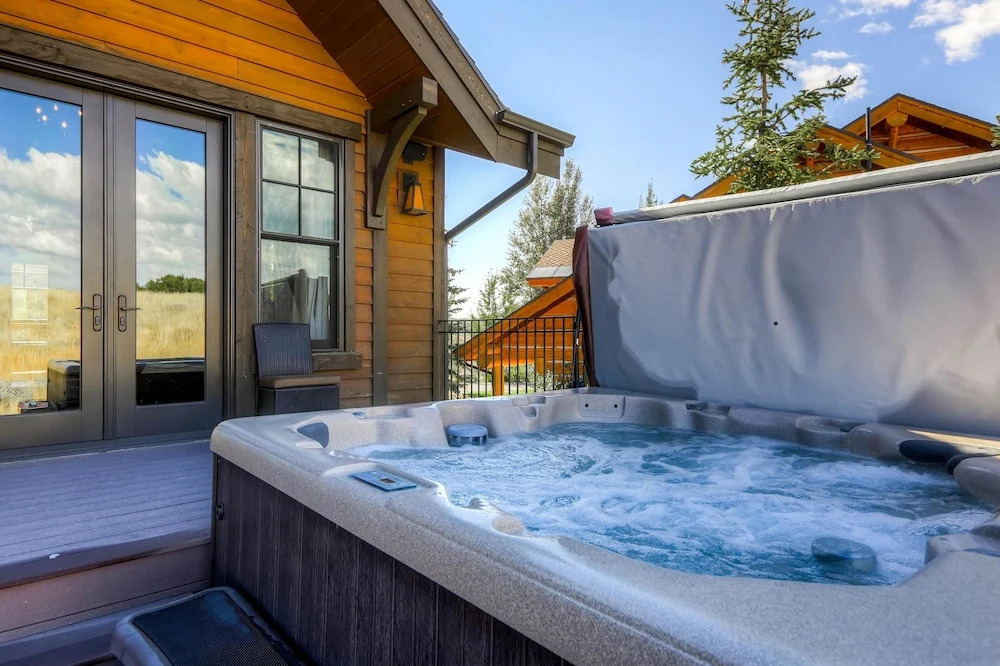 Snowtop Manor by Park City Lodging