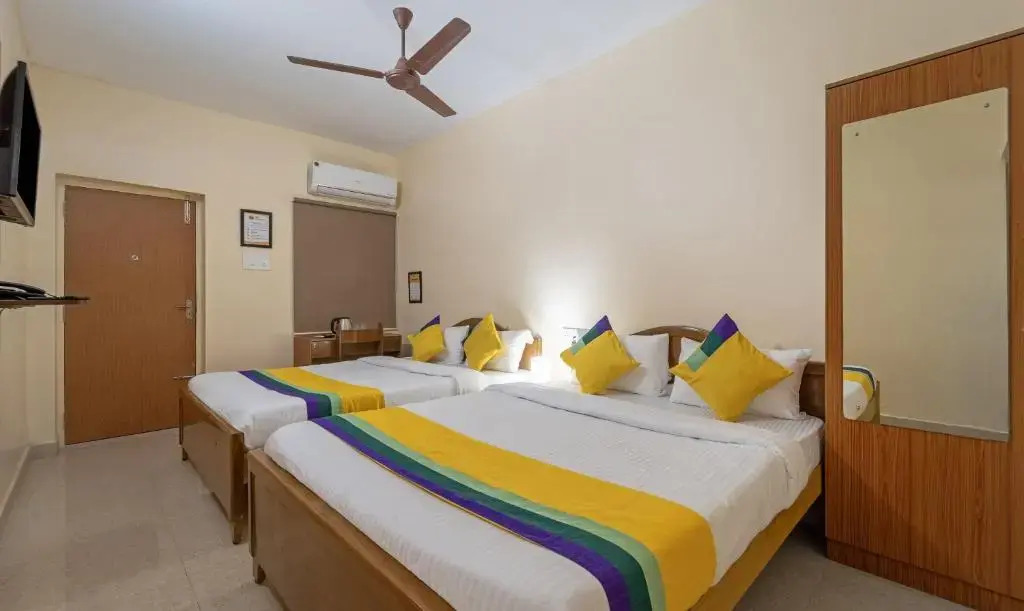 Itsy Hotels Everest Leela Residency
