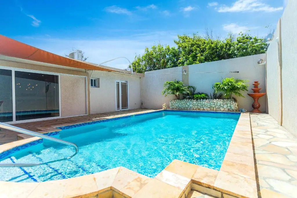 Large Villa With View! Private Pool Free Utilities!