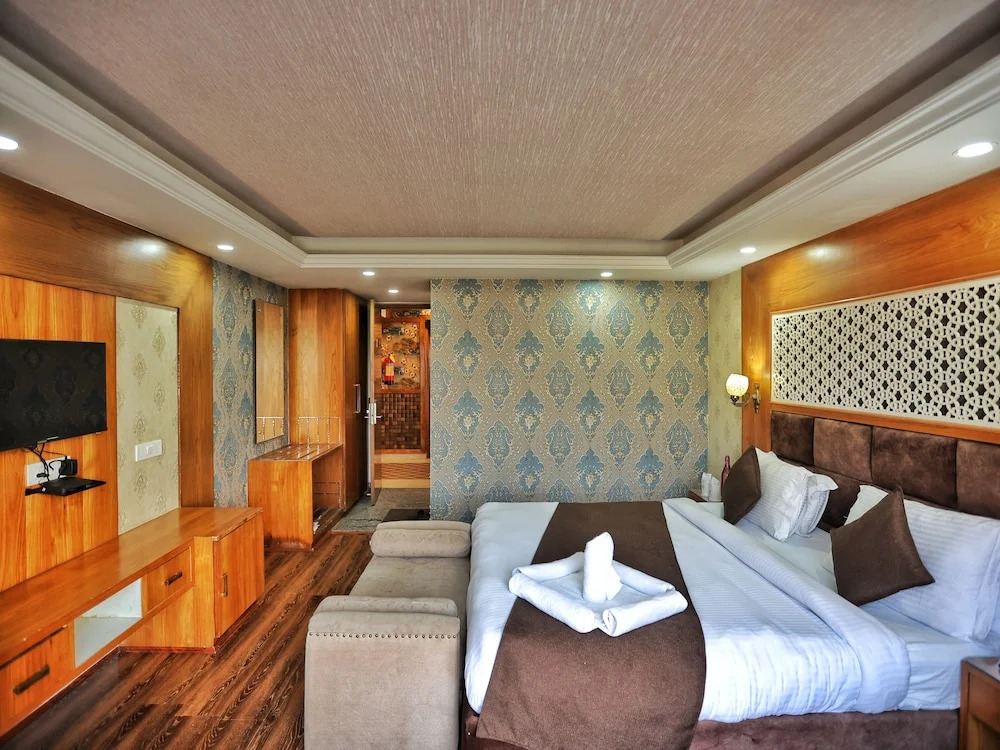 Hotel The Montreal Srinagar
