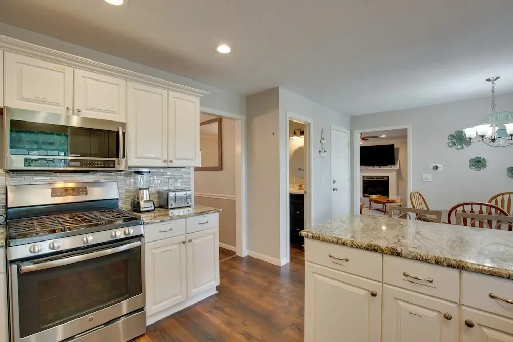 Game Room & Dock: Waterfront Granbury Lake Retreat