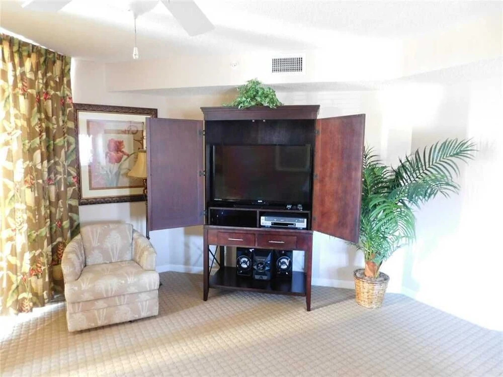 Yacht Club #3-401 - 3 Br Condo