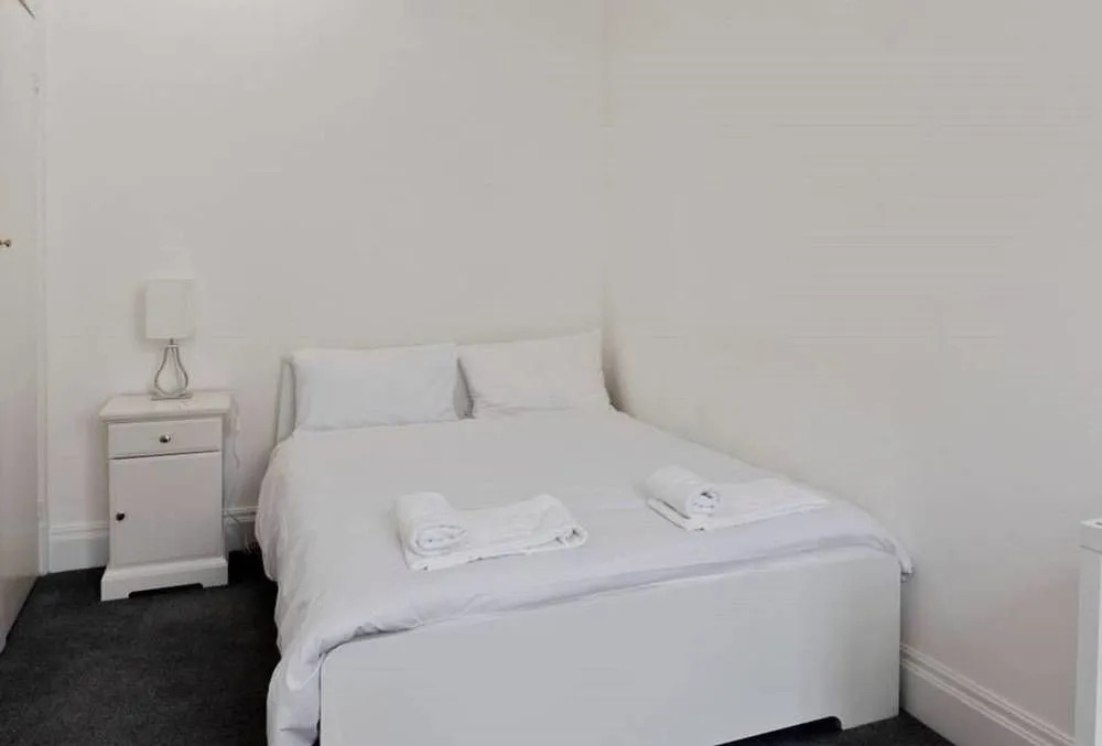 Oxford Circus Luminous Gem, Sleeps 4