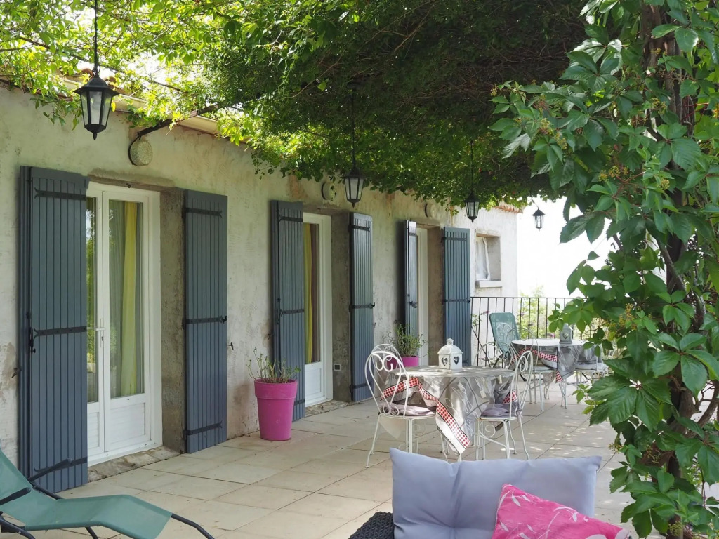 Provencal holiday home with private garden, Bédoin