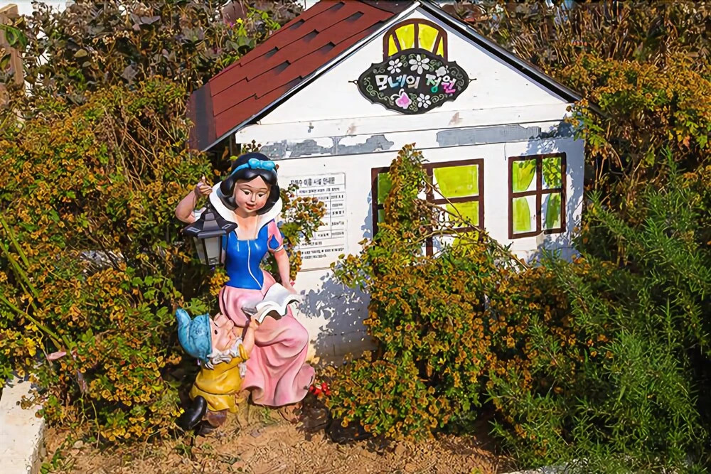 Geoje Monet's Garden Pension
