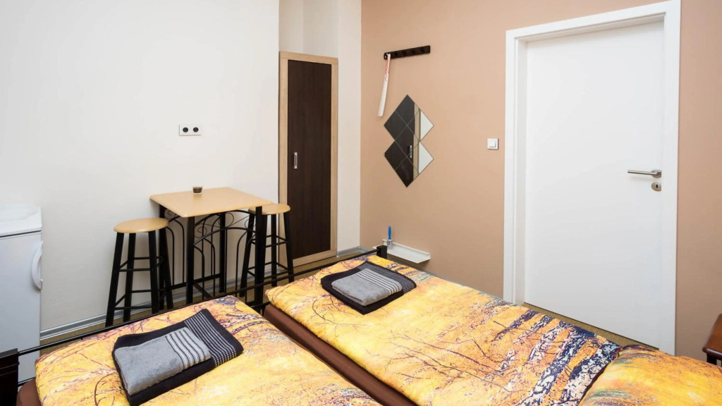 Apartment Four Year Seasons - WALKABLE TO CENTRE, METRO AND RIVERSIDE