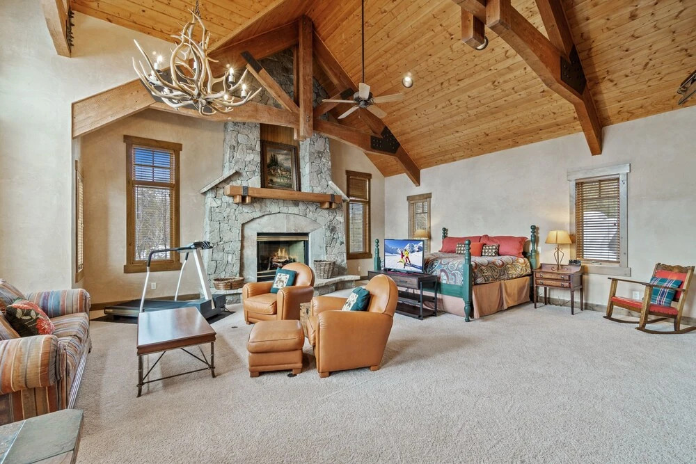 Keystone Gulch 8 Bedroom Home by Redawning