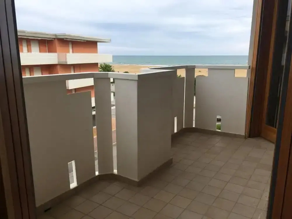 Very Comfortable Seafront Apartment