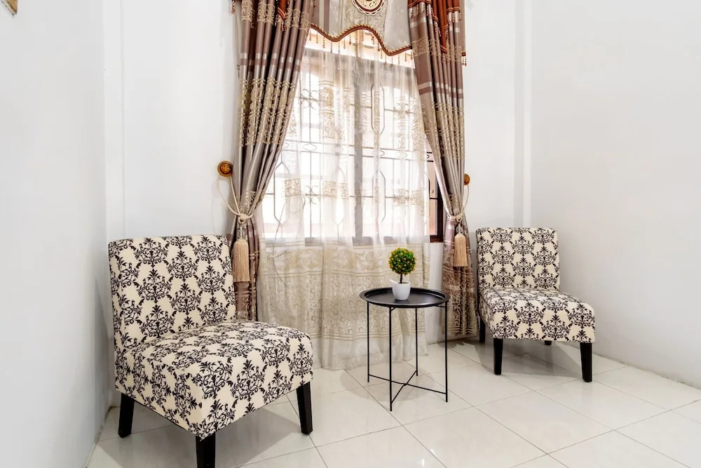 OYO 1632 1000 House Syariah