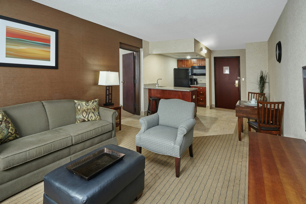 Holiday Inn & Suites Chicago-Carol Stream Wheaton by IHG