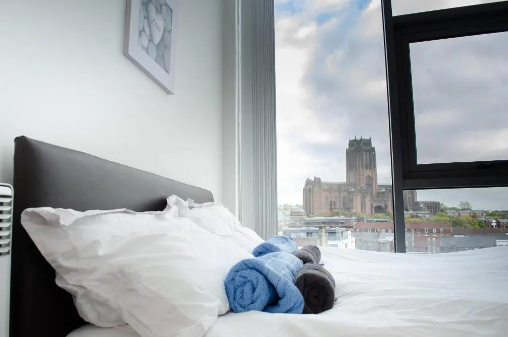 Penthouse In Liverpool City Centre - Free Parking - Balcony - by Happy Days
