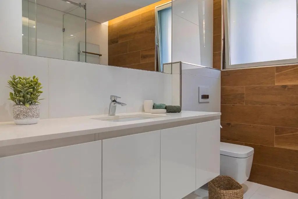 Touch of Class 2BDR Apartment by LovelyStay