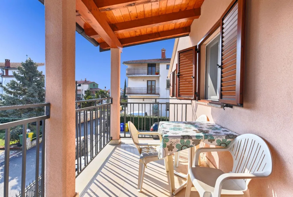 Apartment 1551
