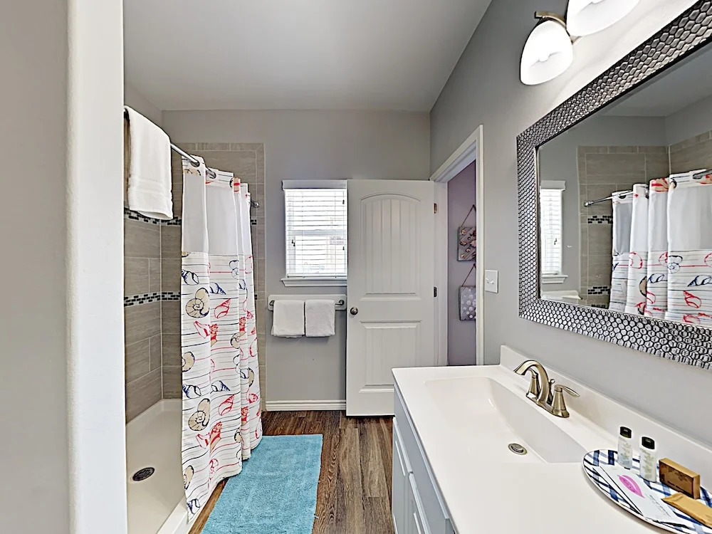 Boats and Oars - 4 Br Condo