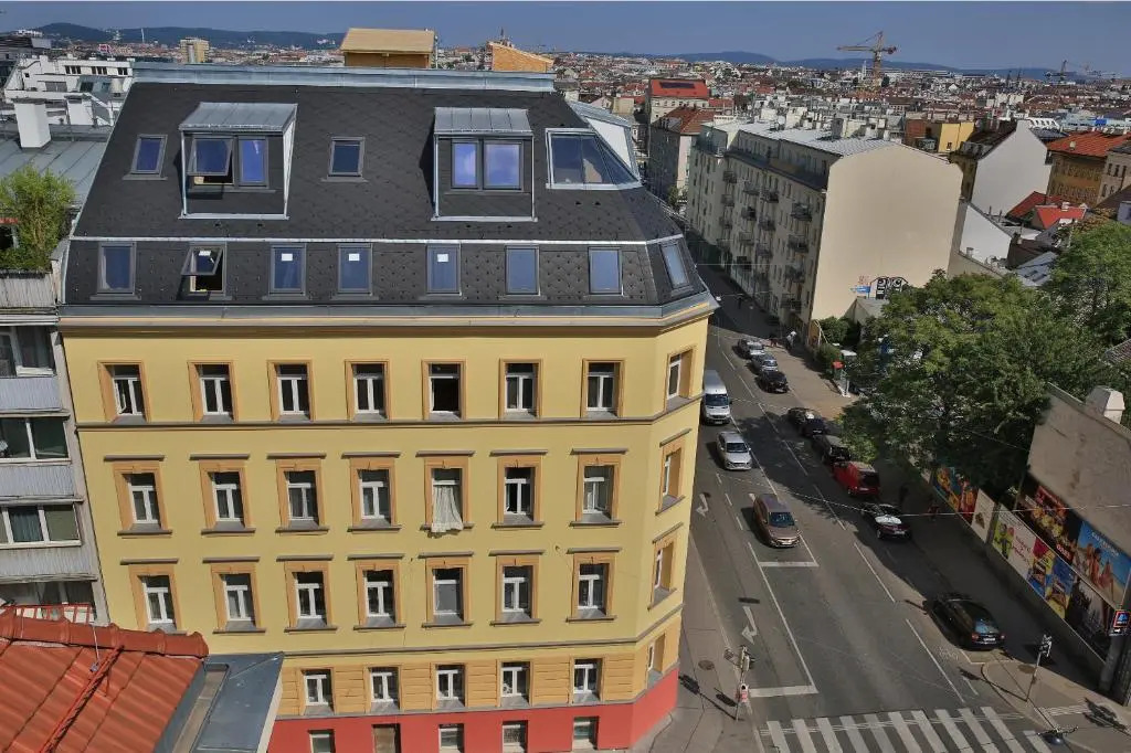 Between Schoenbrunn and City Center Apt 35