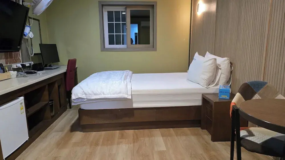 Sky Motel