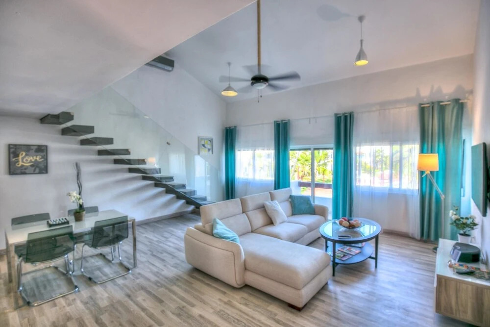 Chic Beach Apartment for Couples S-H203