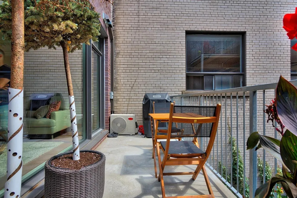 Modern 2BR Condo in Montrea by Namastay