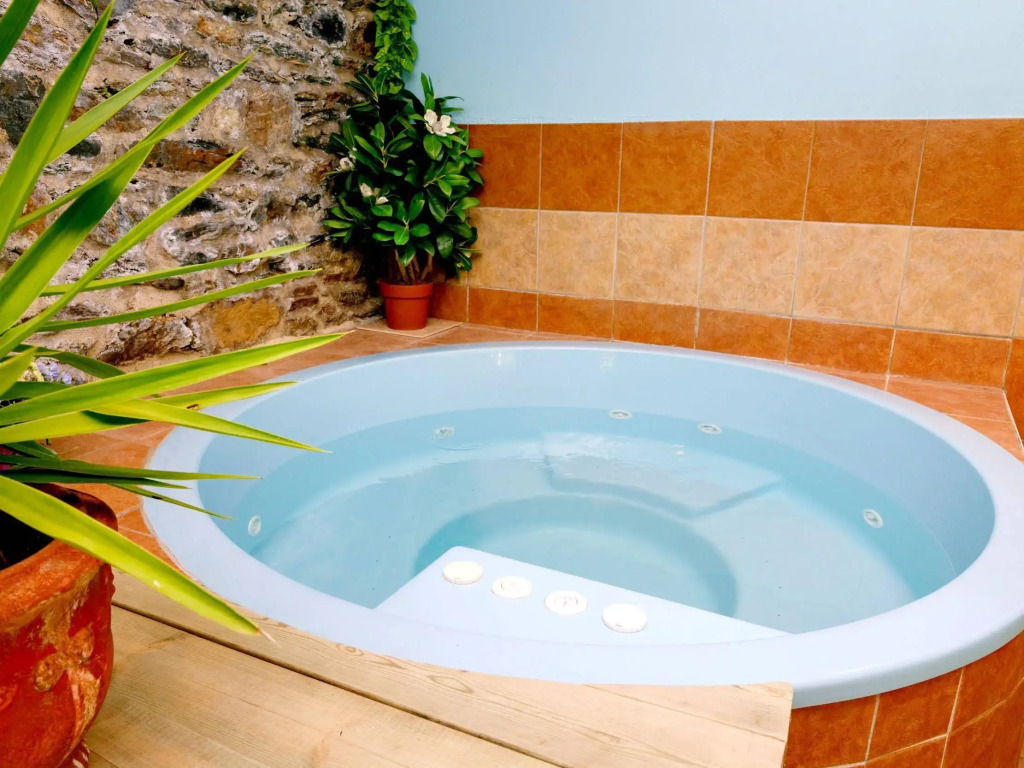 Logis Hostellerie Des Lauriers