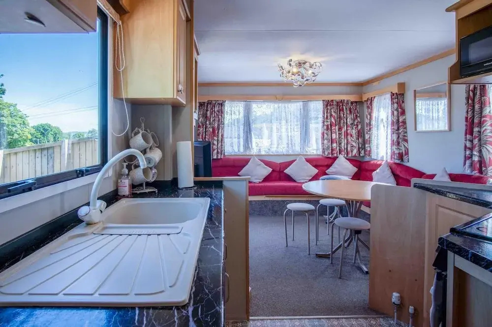 Hopkins Retreat - 3 Bedroom Caravan - Hot Tub