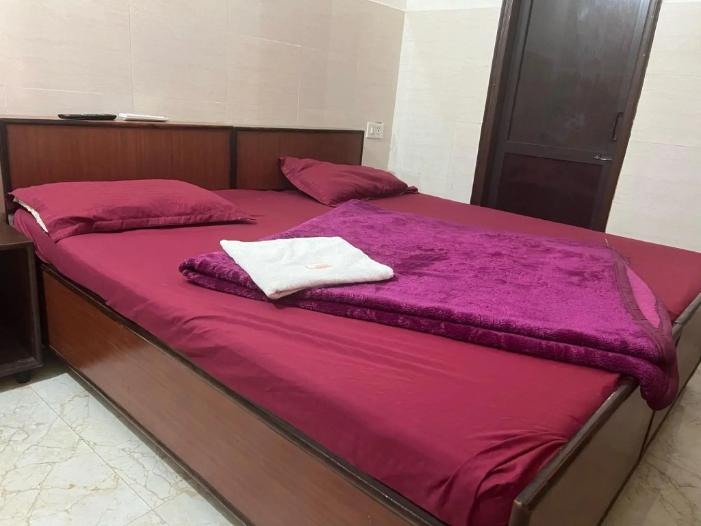 OYO 19355 Blessing Guest House