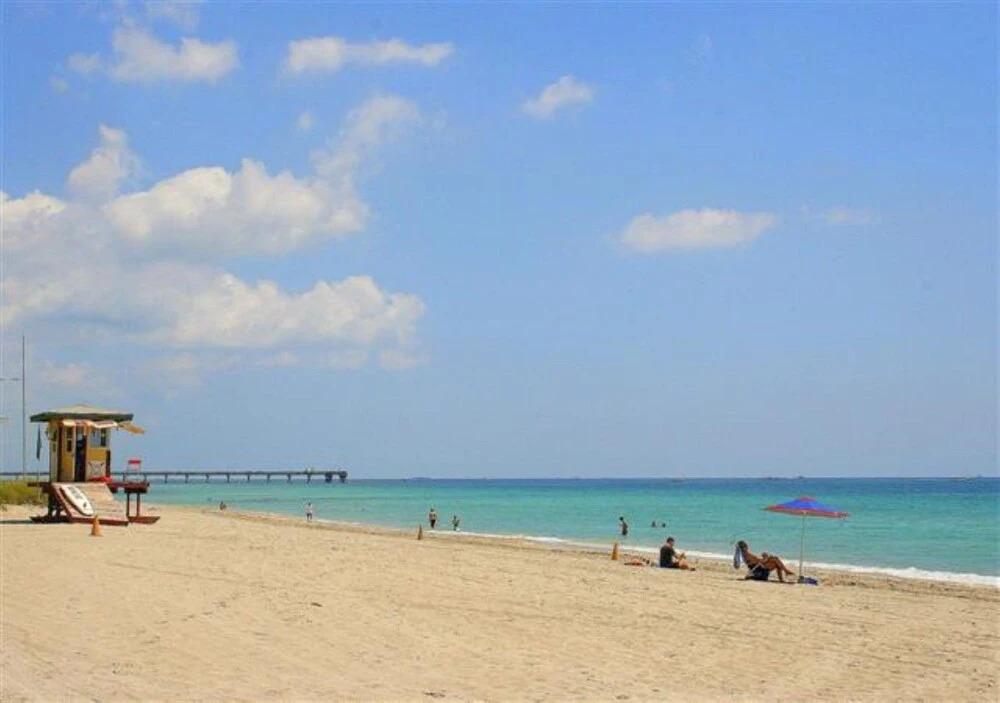 Oceanfront 1/1 for 4, Pool & Beach