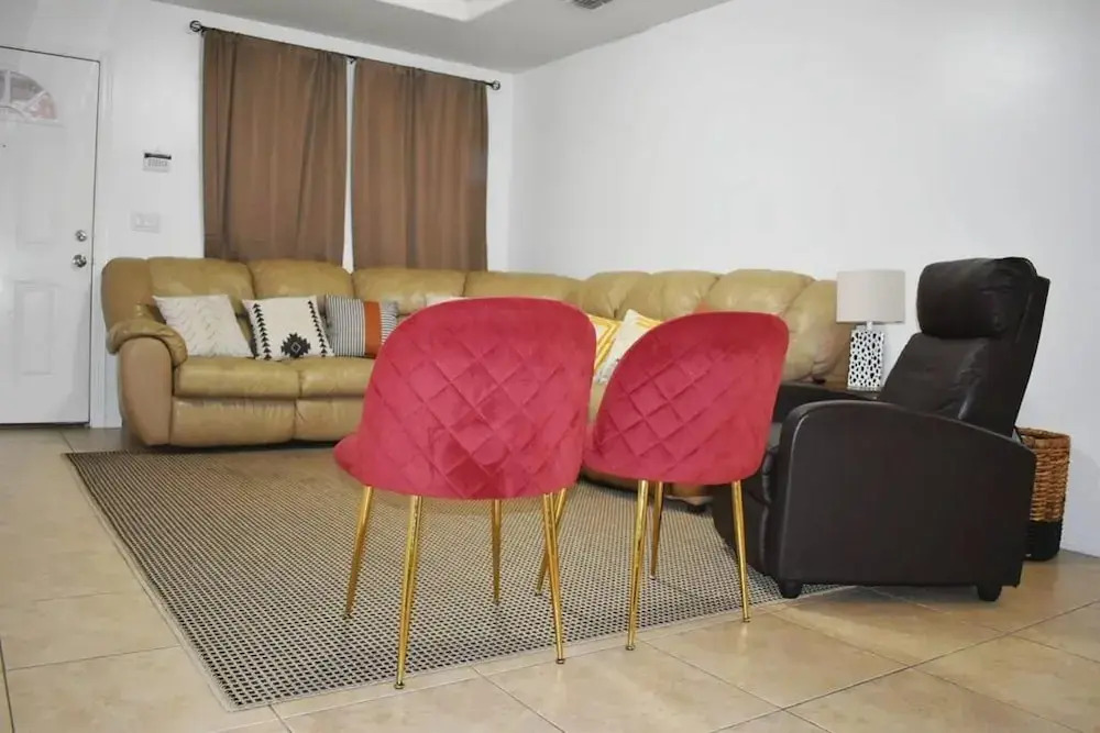 2BD 2BT Apt Near University