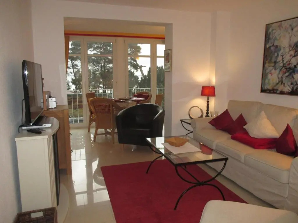 FeWo direkt am Strand mit Südbalkon, Villa Freia 13, Binz