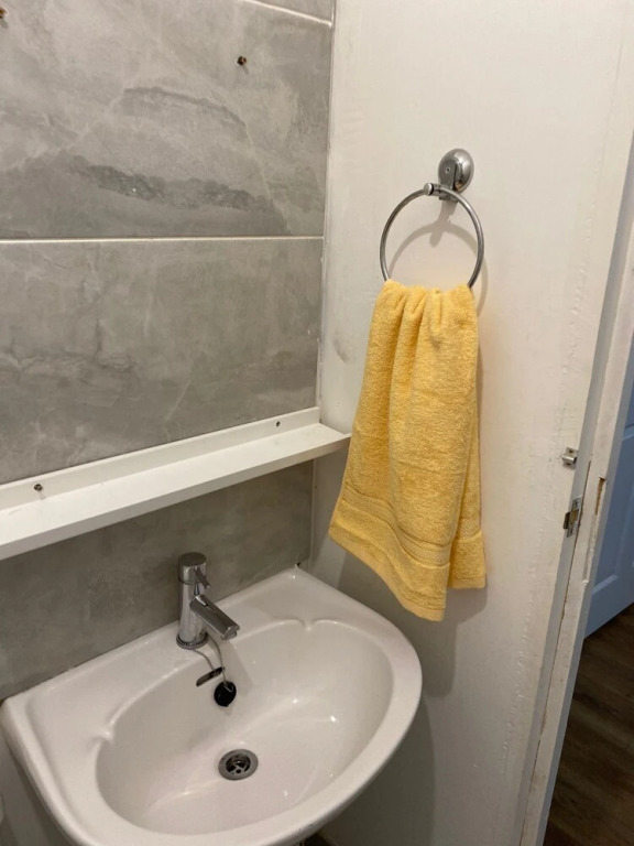 1 Bed Flat - Sleeps 2 - Pets - Parking - Wifi