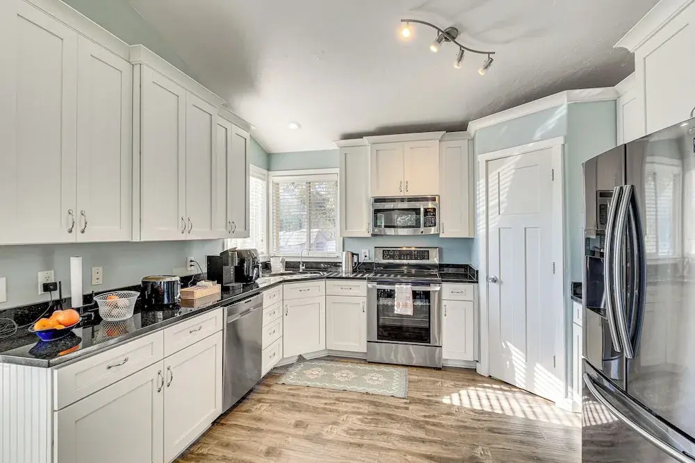 Family Home w/ Fenced Yard Between Provo & Slc!