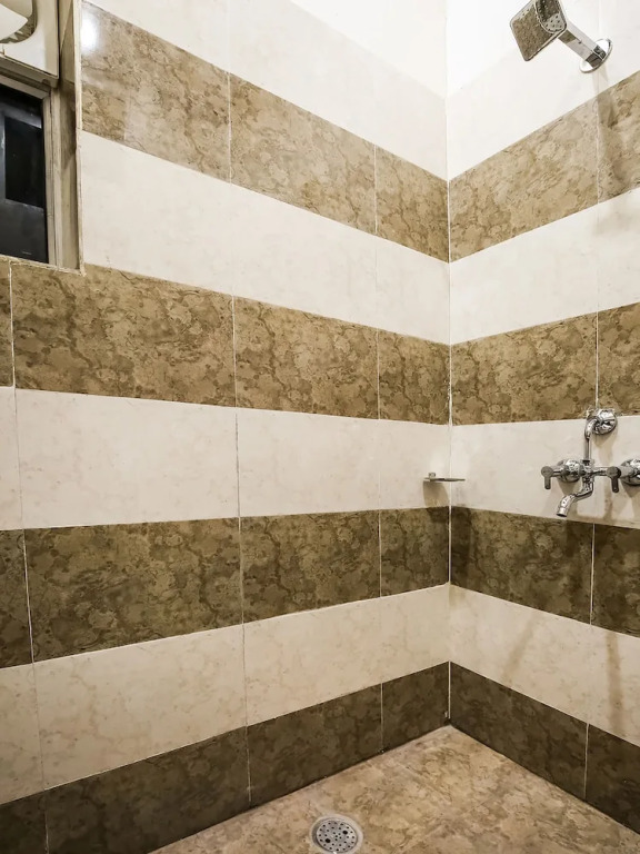 Hotel Goldenland by OYO Rooms