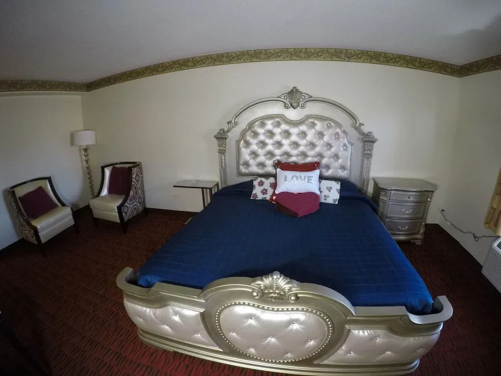 Luxe Inn and Suites